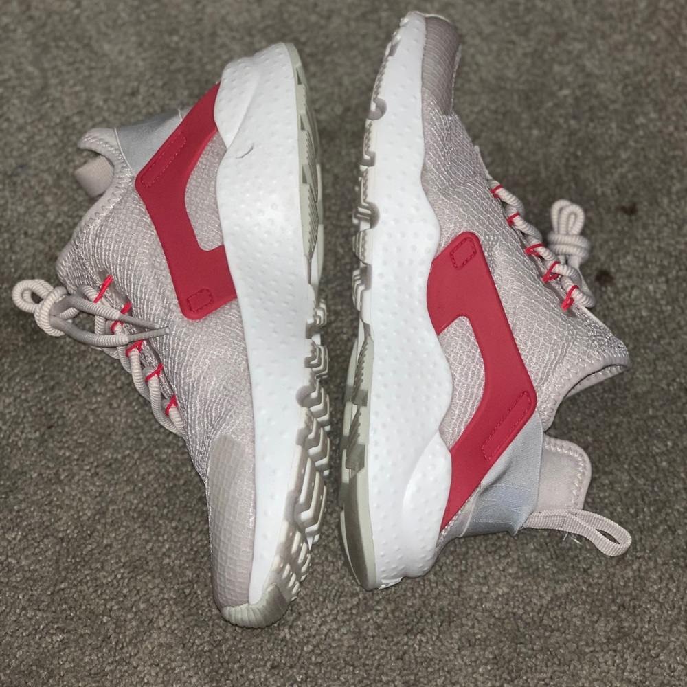 Nike hurraches, size 8 woman